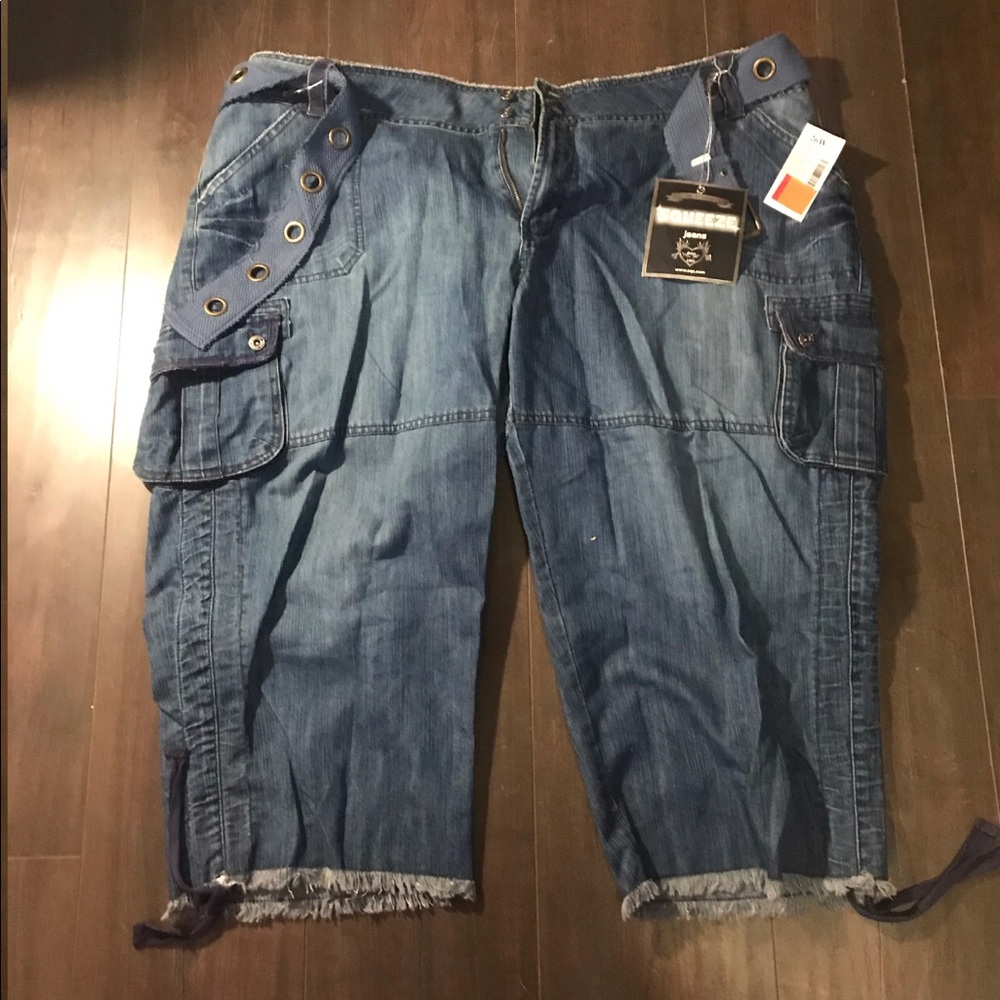 Squeeze jeans with belt